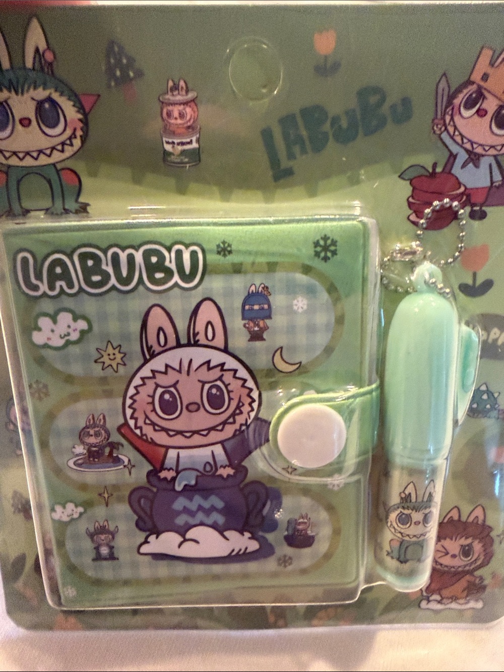 Labubu Green Mini Paper Notebook Mini Pen Set New - Picture 4 of 4